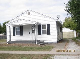 909 Lincoln St, Pawnee, IL 62558
