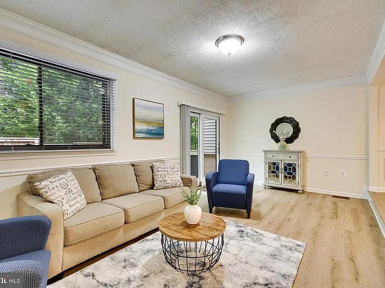 2373 Emerald Heights Ct — Photo 20