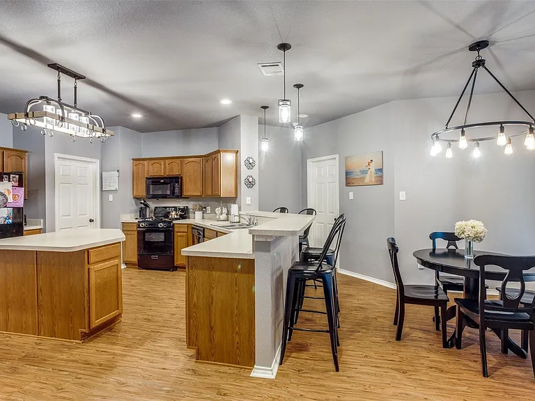 9800 Old Field Dr — Photo 19