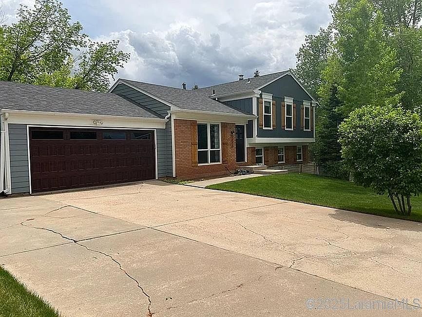1st image of 1671 Edward Dr