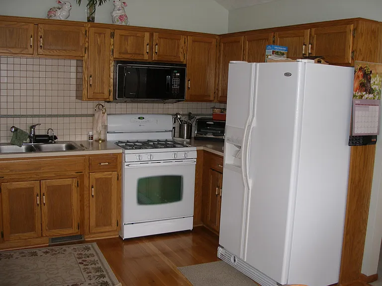 Kitchen & Hardwood Flooring