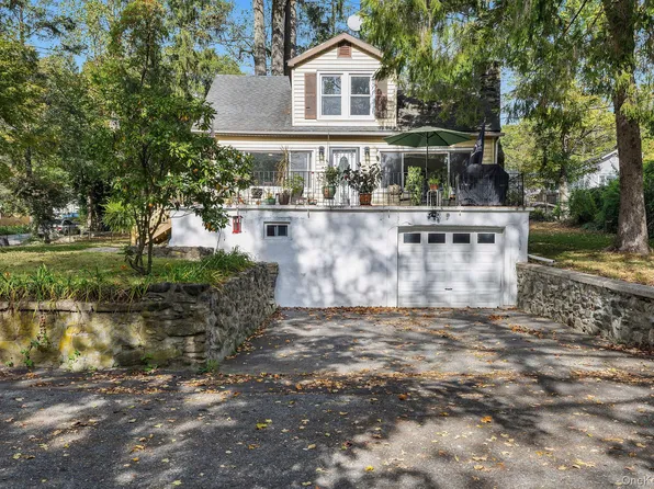 2 Tuxedo Road, Carmel, NY 10512