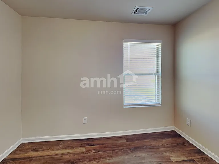 223 Maxton Ave — Photo 13