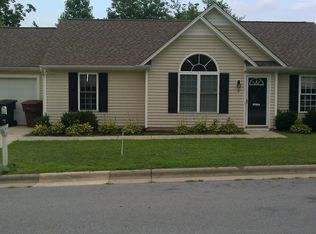 2 Franklinwood Dr, Greensboro, NC 27401