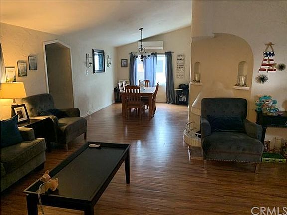 2nd image of 2303 N Lincoln Dr
