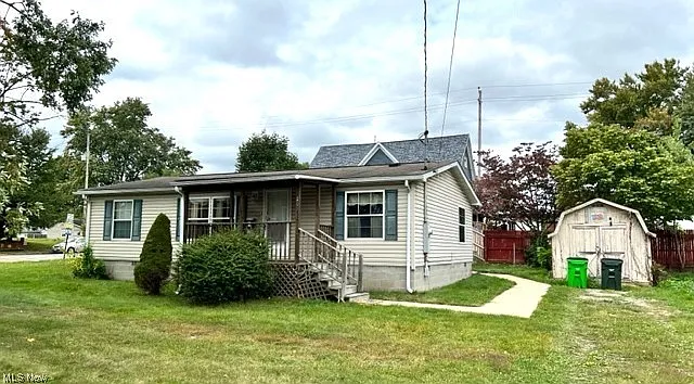 205 E 5th St photo 1