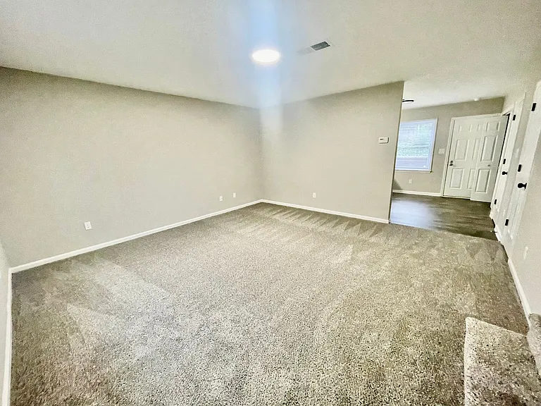 260 Kelly St — Photo 3