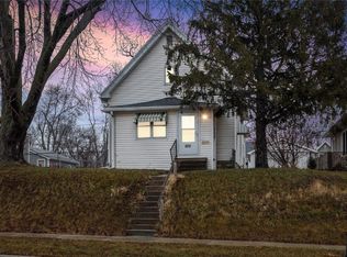 820 Center Point Rd NE, Cedar Rapids, IA 52402