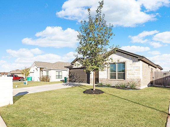 3rd image of 421 Holstein Dr