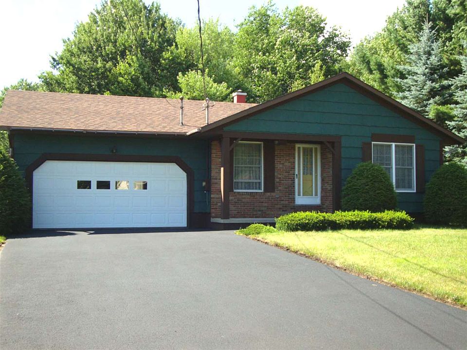 1st image of 7 Fairlawn Dr