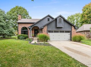 5692 Springhollow Ct, Avon, IN 46123