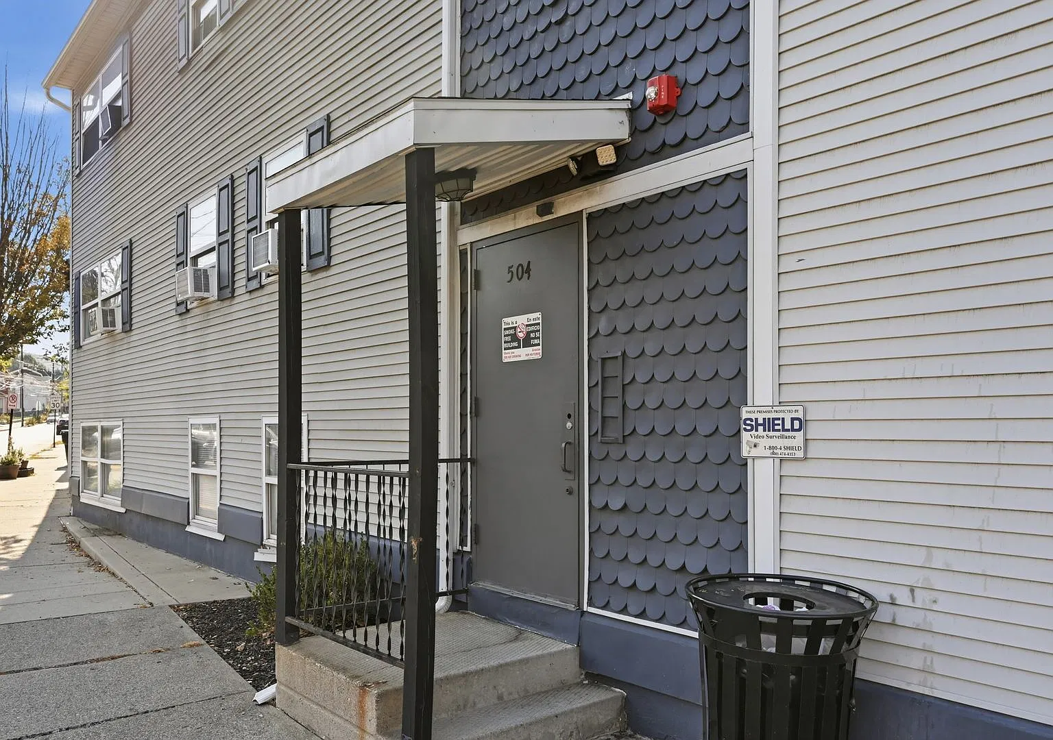 504 Broadway Ave — Photo 3