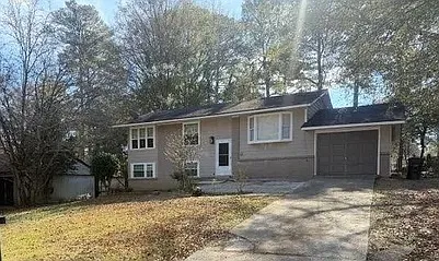 1015 Martha Dr