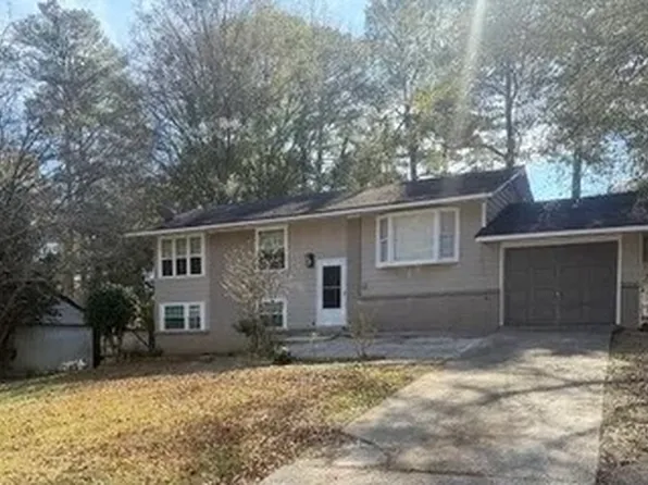 1015 Martha Dr, Forest Park, GA 30297