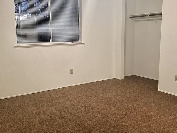 5th image of 2780 43rd St