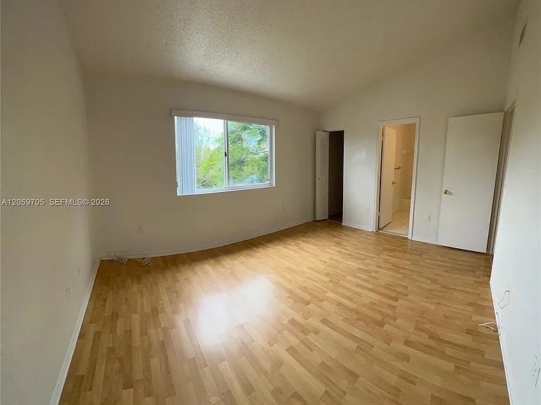 6225 Kendale Lakes Cir #253 — Photo 3