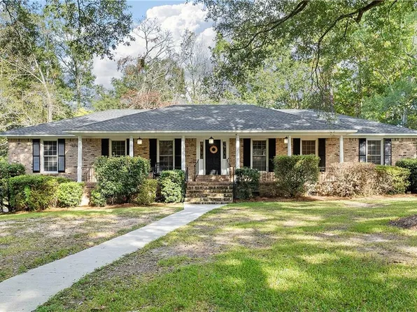 663 Ridgefield Rd, Mobile, AL 36608