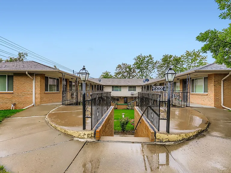 1000 Cimmeron Dr — Photo 13