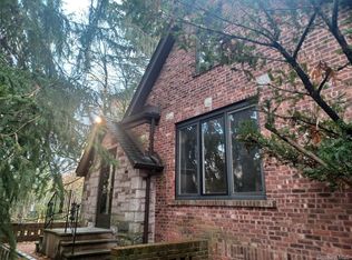 201 Old Mountain Rd N, Nyack, NY 10960