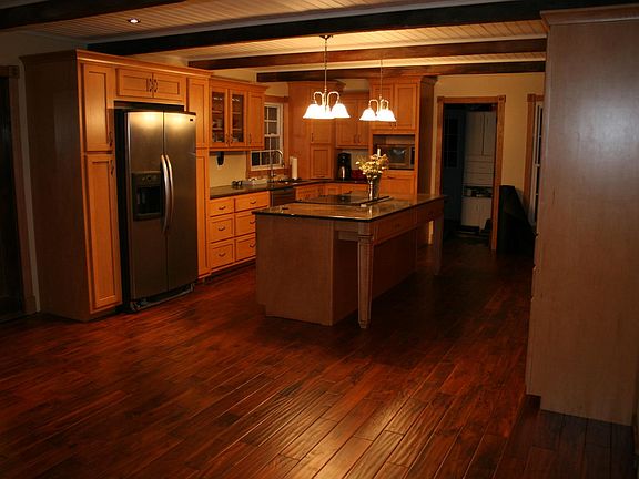 3rd image of 10092 Woodglen Dr