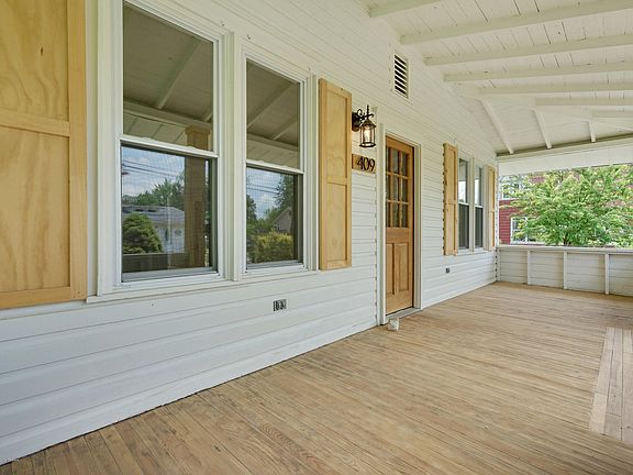 3rd image of 409 Forepeak Ave