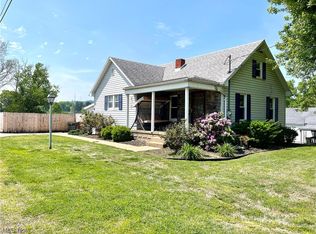 1302 Poplar St, Belpre, OH 45714