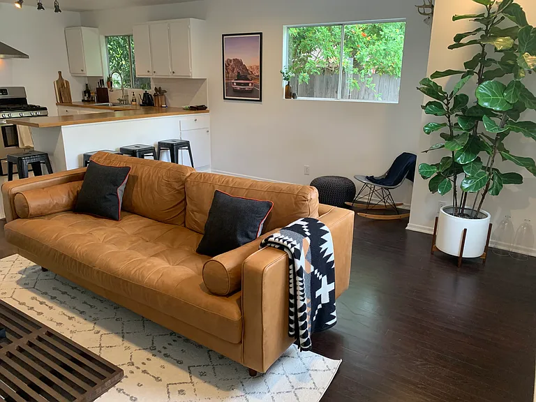 719 N Formosa Ave — Photo 12