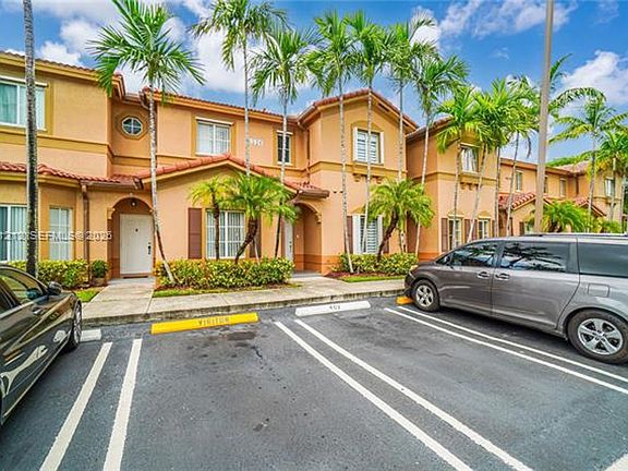 2nd image of 8526 NW 107th Psge #Townhouse 4-40