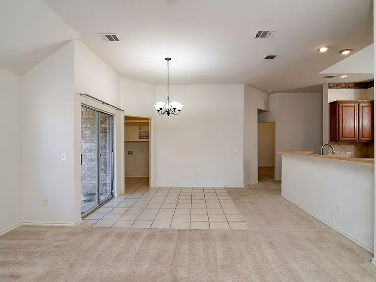 1621 Oak Brook Ln — Photo 12