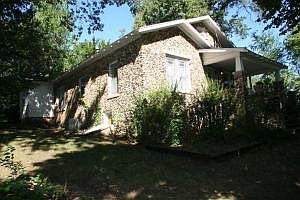 2nd image of 602 S Highway 65