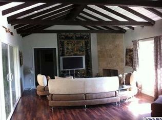 3130 Charing Cross Rd, Glendale, CA 91206