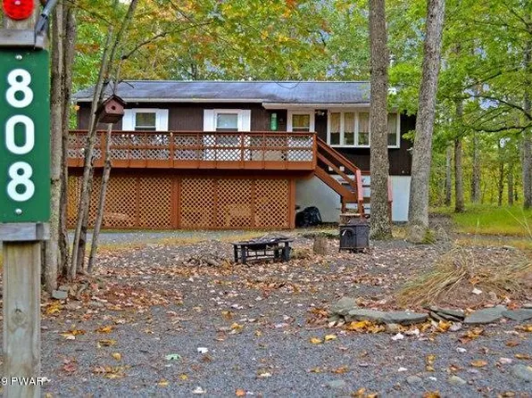 808 Firelight Ct, Lackawaxen, PA 18435