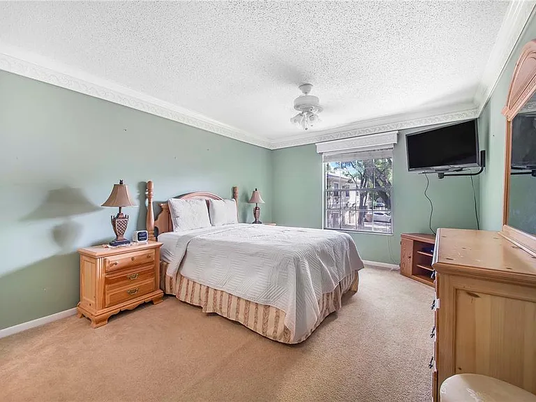 11857 Northtrail Ave — Photo 8