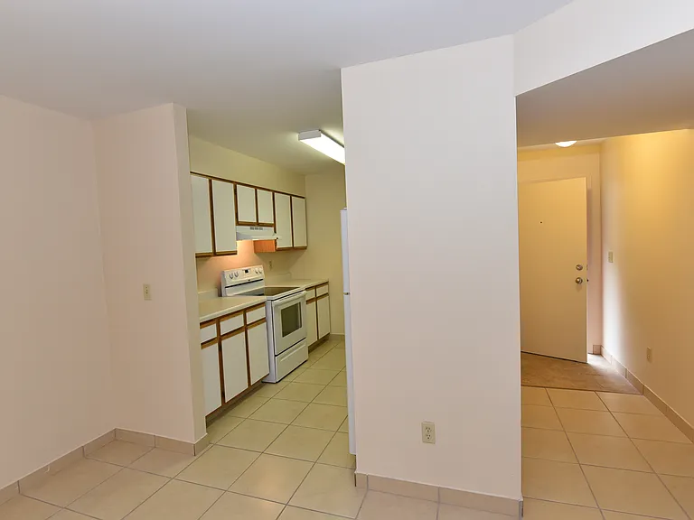 344/352 S Dunn — Photo 8