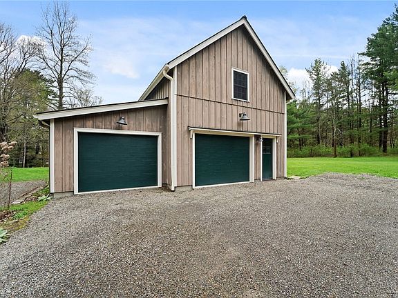3rd image of 1735 Ellis Hollow Rd