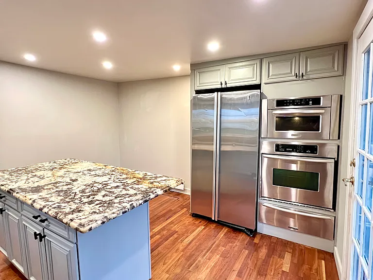 25 Whitman Ave — Photo 9