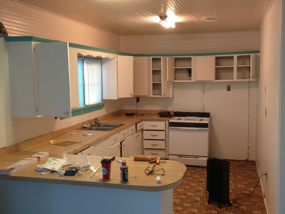 2nd image of 1619 Oak St