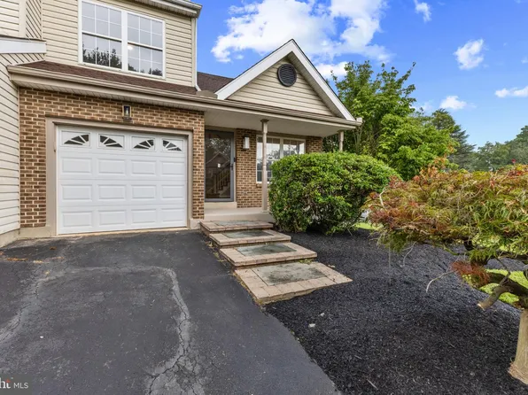 28 Eynon Ct, Hockessin, DE 19707