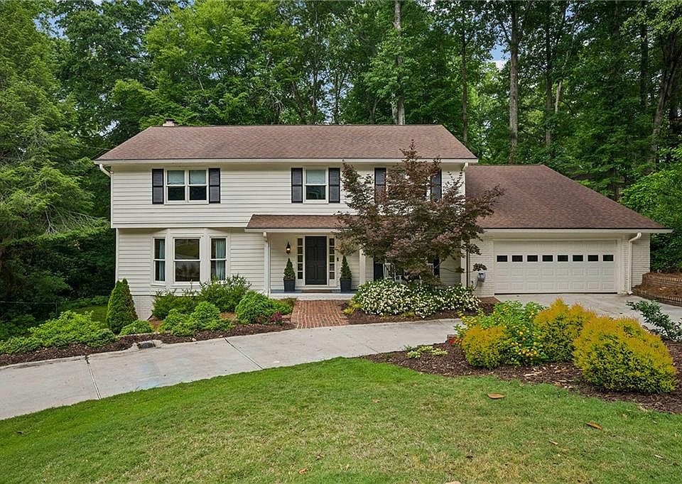 1st image of 4860 Longchamps Dr NE
