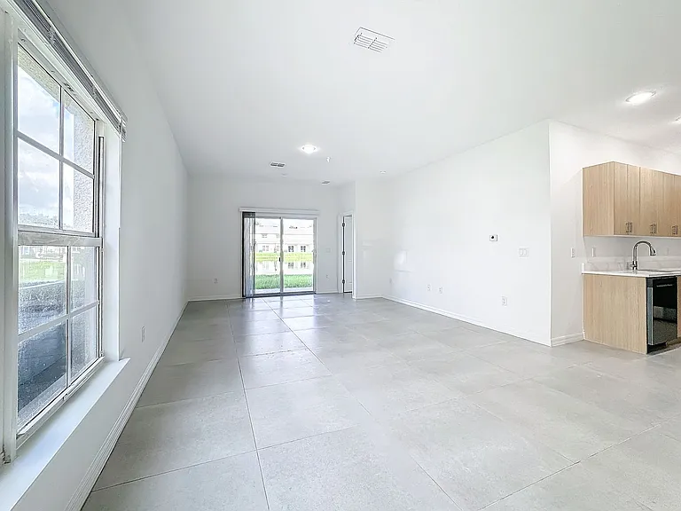 1748 Barton Towne Cir — Photo 19