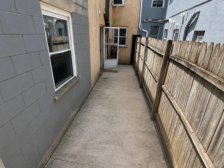 1239 N 2nd St #1 — Photo 14