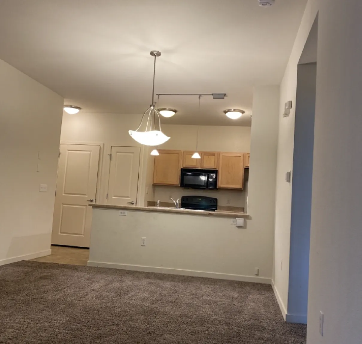2 bed, 2.0 bath, 1124 sqft, $1,895 — Photo 3