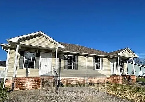 920 L C Ave Photo 1