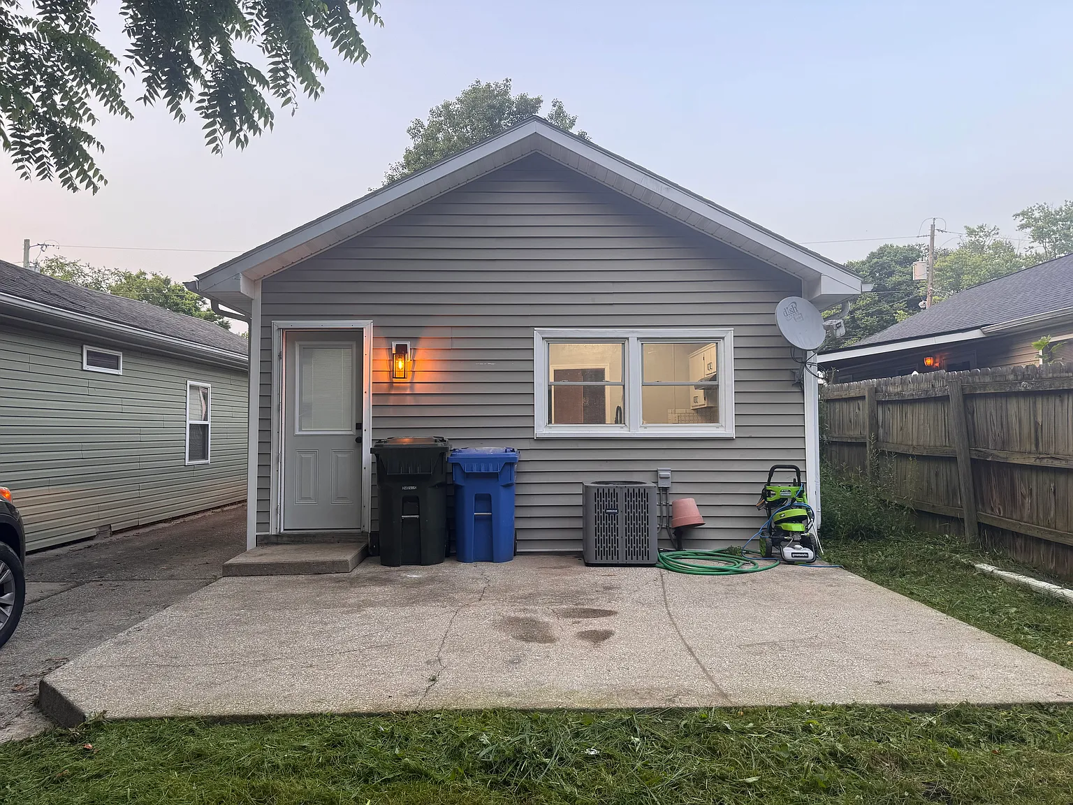 826 Charles Ave — Photo 3
