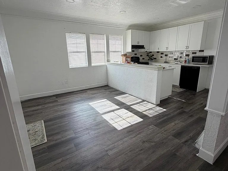 2158 Olive St — Photo 22