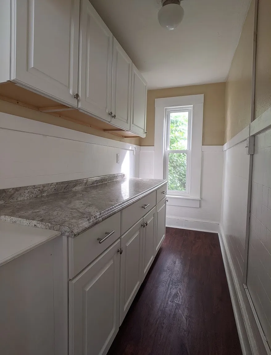 3 bed, $1,400 — Photo 3
