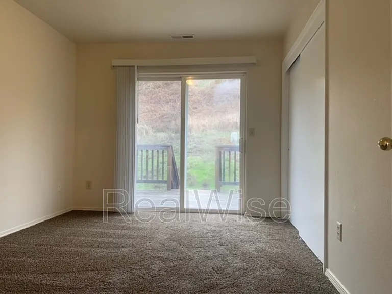 1820 NE Foothill Blvd #B — Photo 7