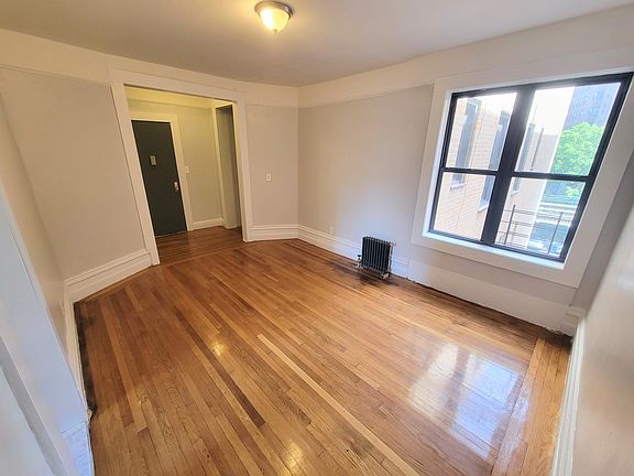 5th image of 530 Isham St APT 2C