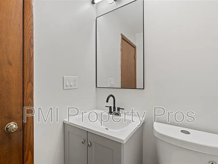 8150 S 88th St — Photo 17
