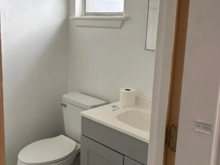 306 S Henrietta St — Photo 12